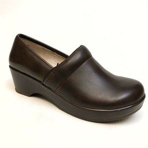 JBU Jambu Cordoba Clogs Size 6.5 Brown